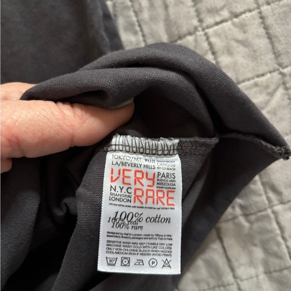 Veryrare art wear Graphic Tee with 'Very Rare' Print mythos limited edition - Picture 5 of 7